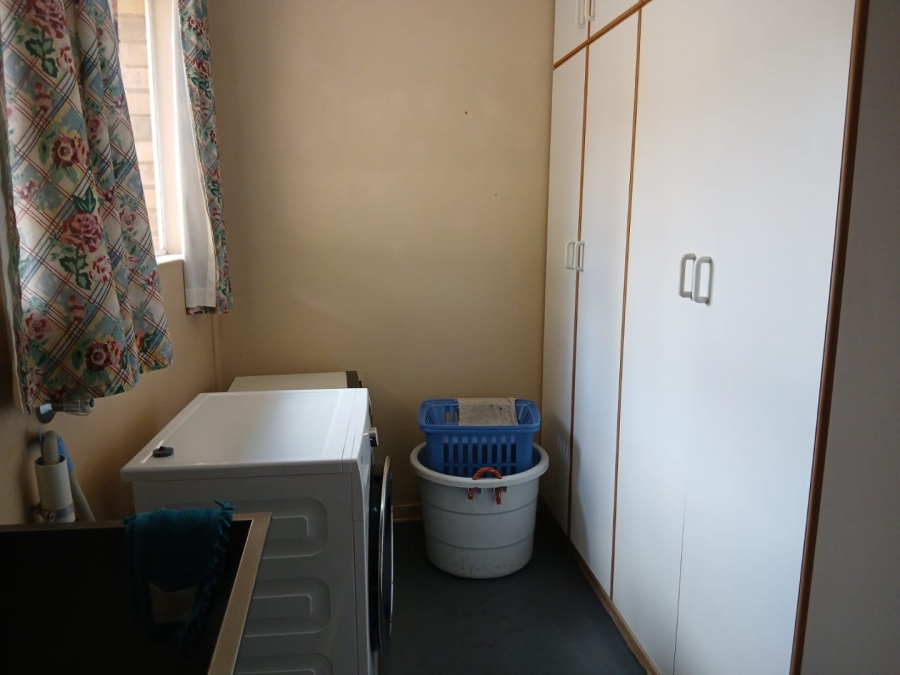 To Let 3 Bedroom Property for Rent in Fleurdal Free State